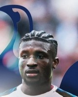 近2年411过人&amp;216成功，库杜斯是英超同期200+成功过人唯一一人