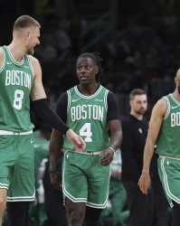 从选秀夜看交易市场：维金斯回勇士有现实可能 开拓者会交易中锋